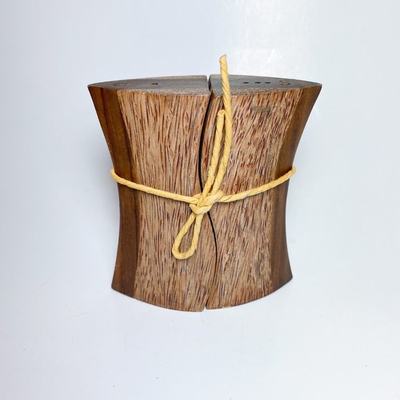 NEW Modern Wood Salt and Pepper Shakers * Stocking Stuffers* - Picture 1 of 4